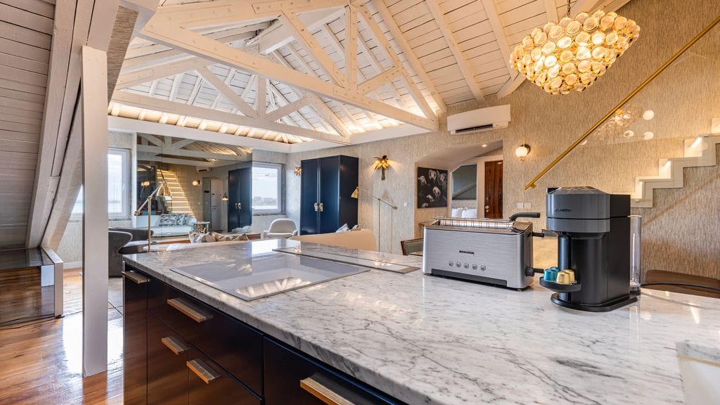 Luxury Duplex W/ River View - image 3