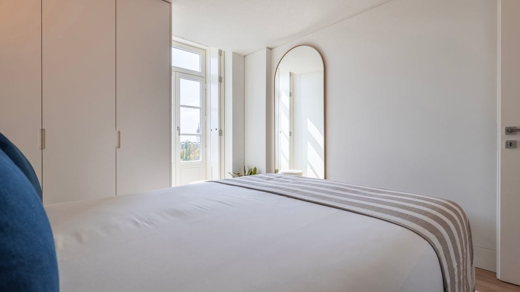 2BDR Apartment - image 5