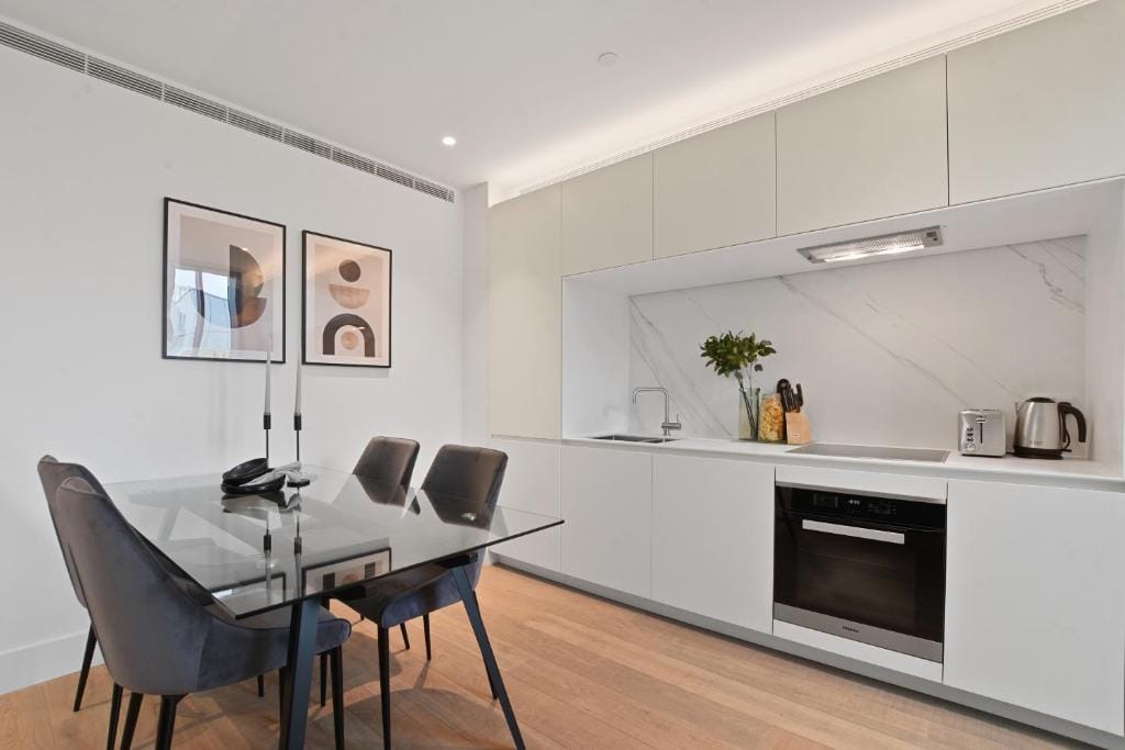 Two Bedroom Penthouse - image 3