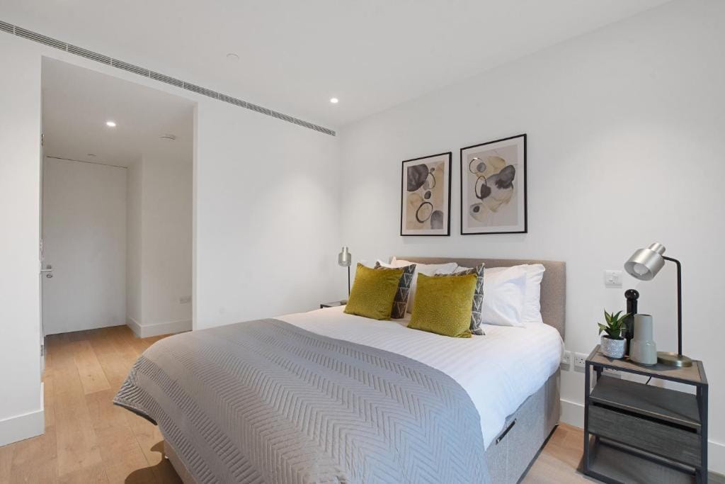 Two Bedroom Penthouse - image 4