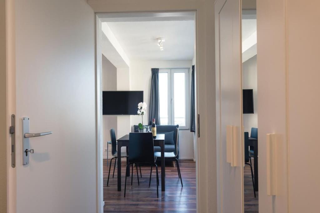 Studio Apartment - image 3