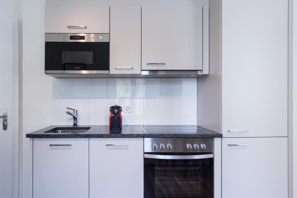 Studio Apartment - image 4