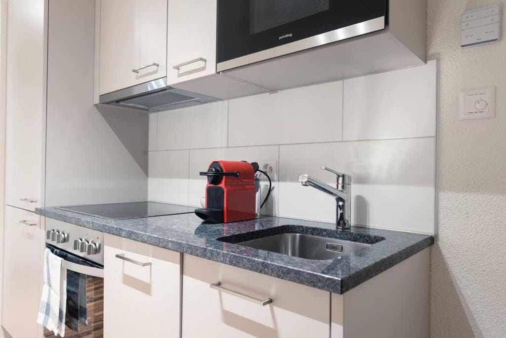 Studio Apartment - image 5