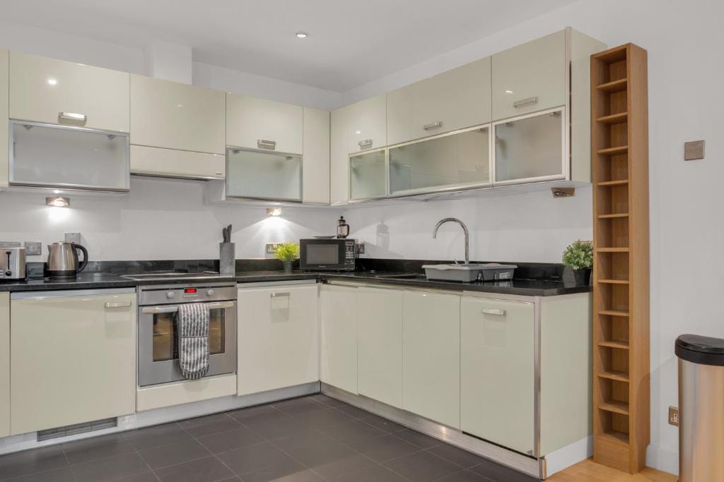 One Bedroom Apartment - image 1