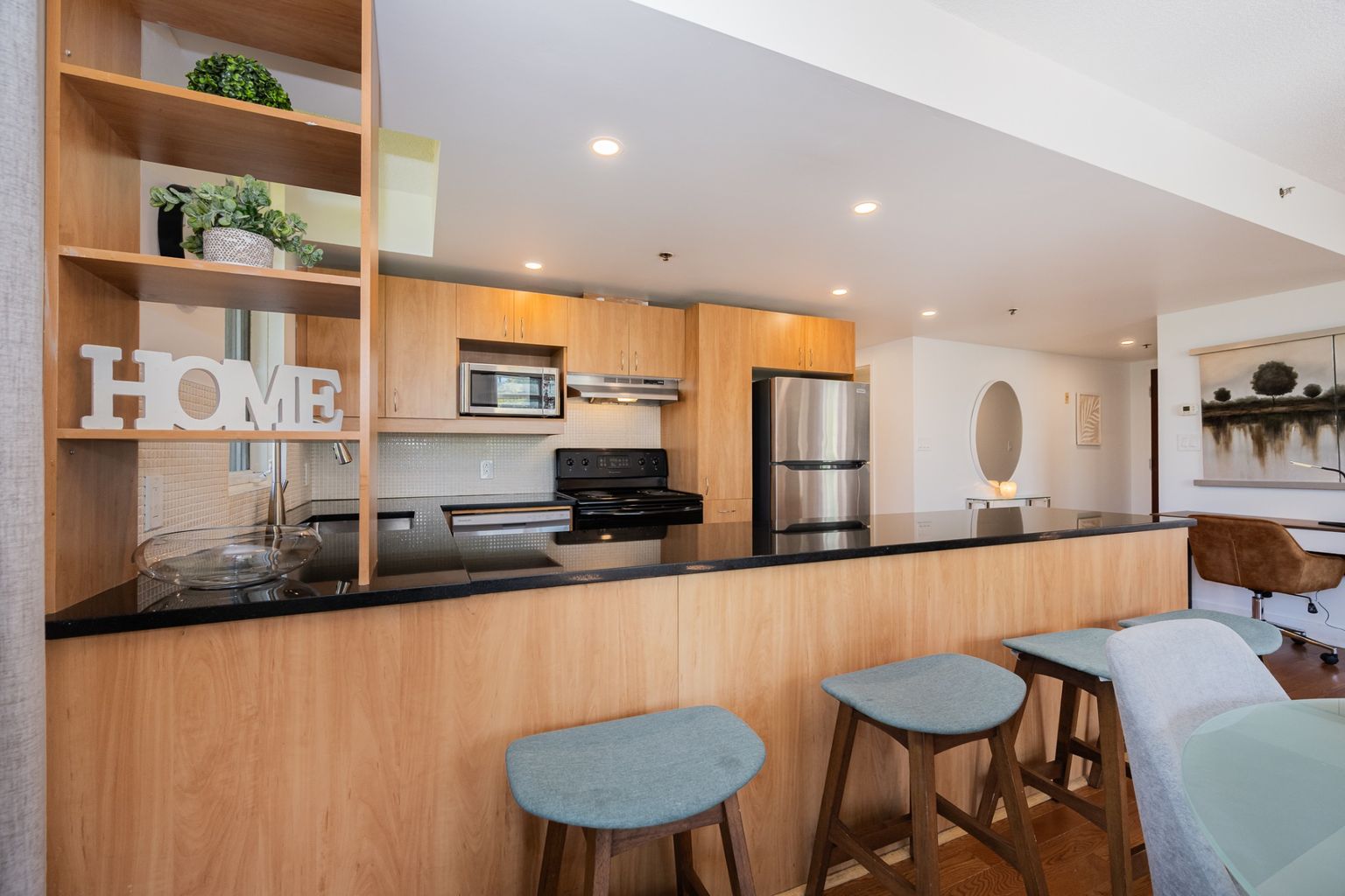Le George Apartments