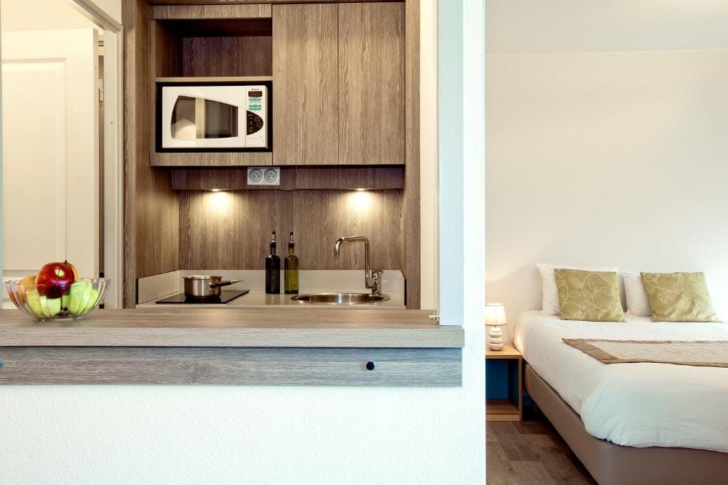Studio Apartment - image 5