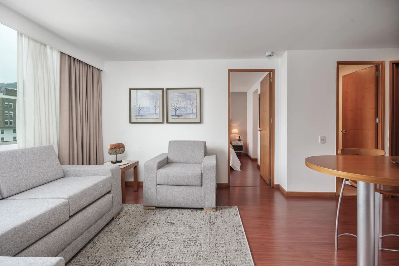 One-Bedroom Apartment - image 4