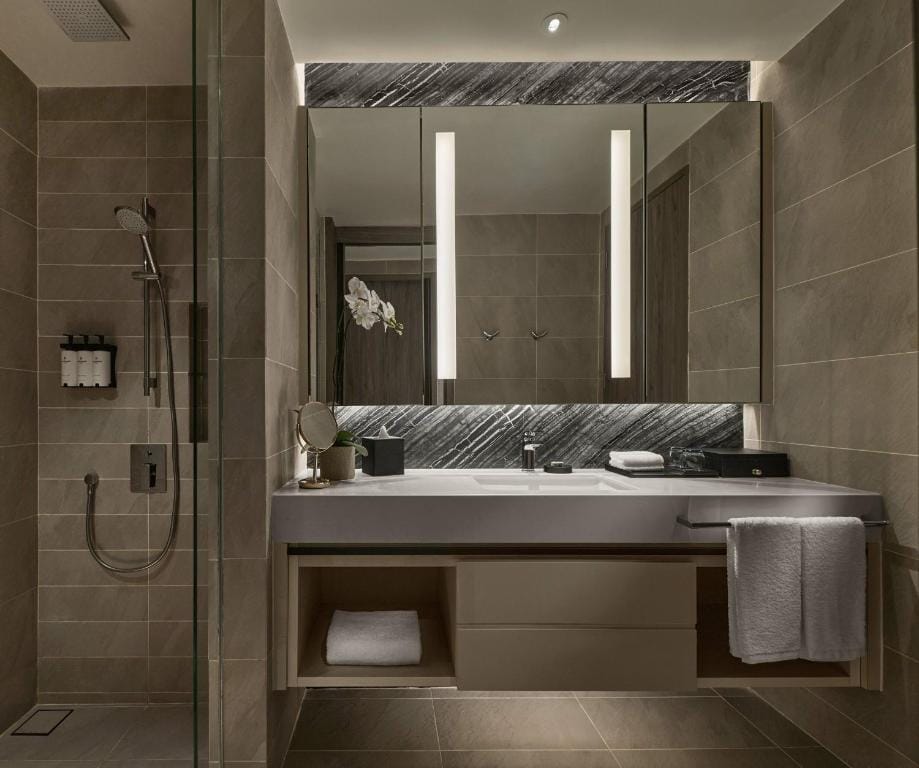 One Bedroom Premier - image 2