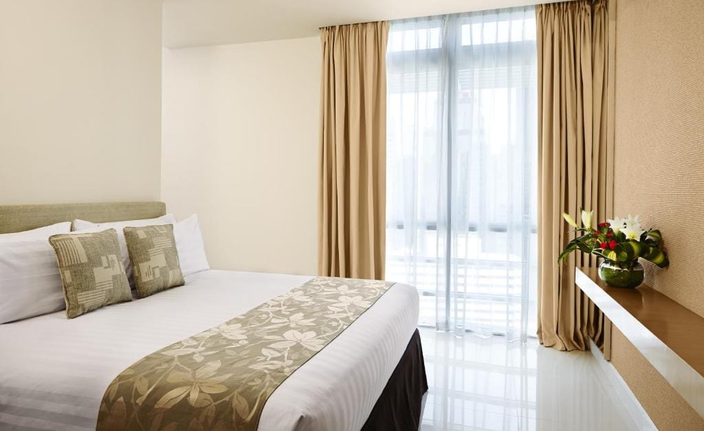One Bedroom Suite - image 2