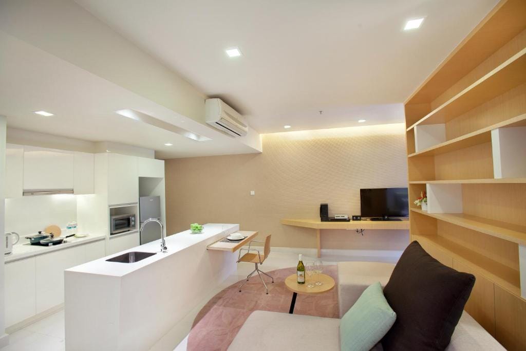 One Bedroom Suite - image 3