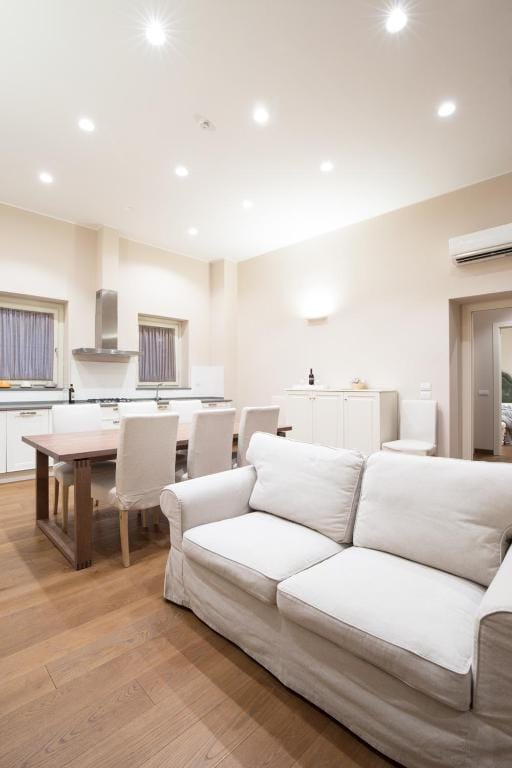 Superior Apartment - 2 Bedroom Unit - image 1