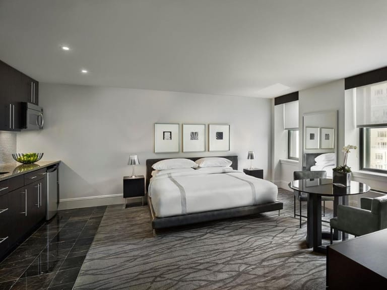 Central Park Luxury Apartments detail view 2