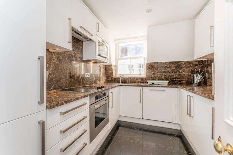 Prince of Wales Apartments - image 1