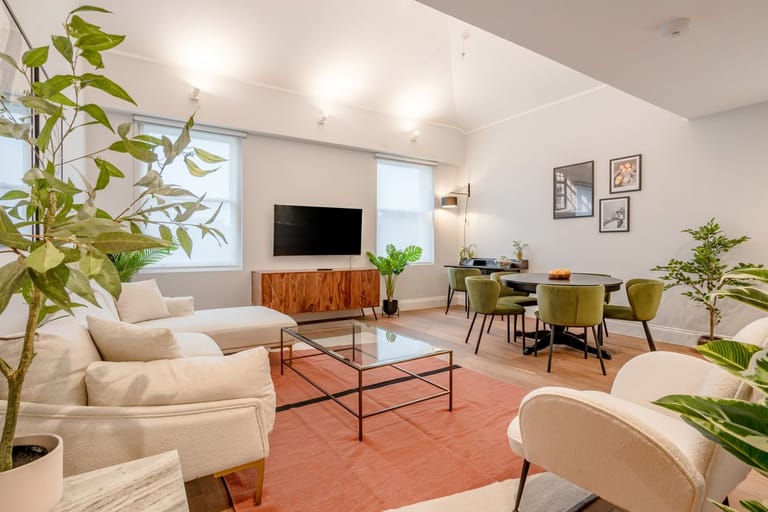 Luxury St John’s Wood Apartment - image 1
