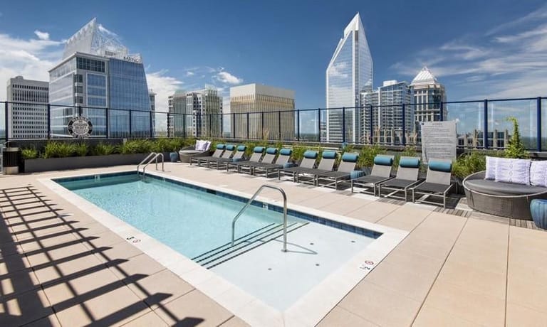 UpTown Studio Apartment - image 1