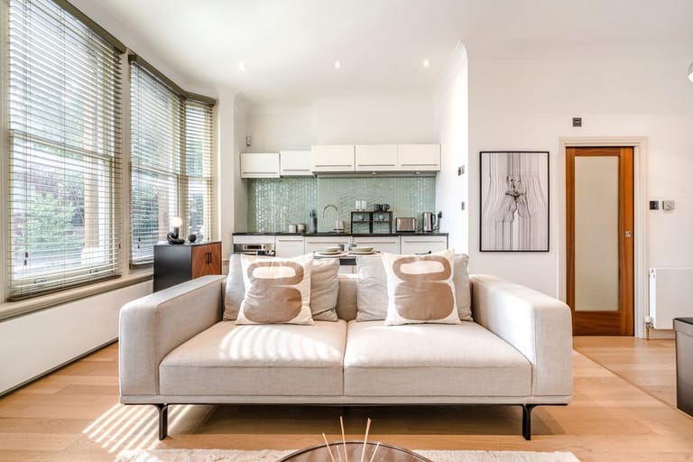 Rosslyn Hill Apartments - image 1