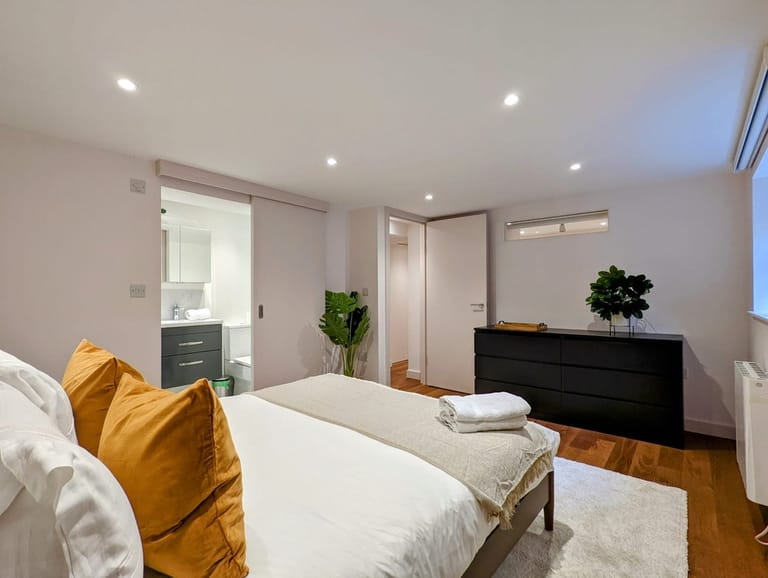 Blenheim Apartments detail view 4