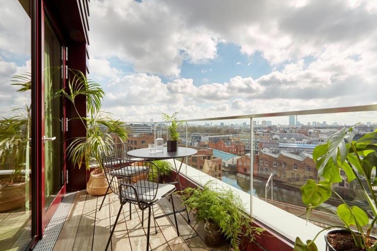 Camden Town Apartments - image 1