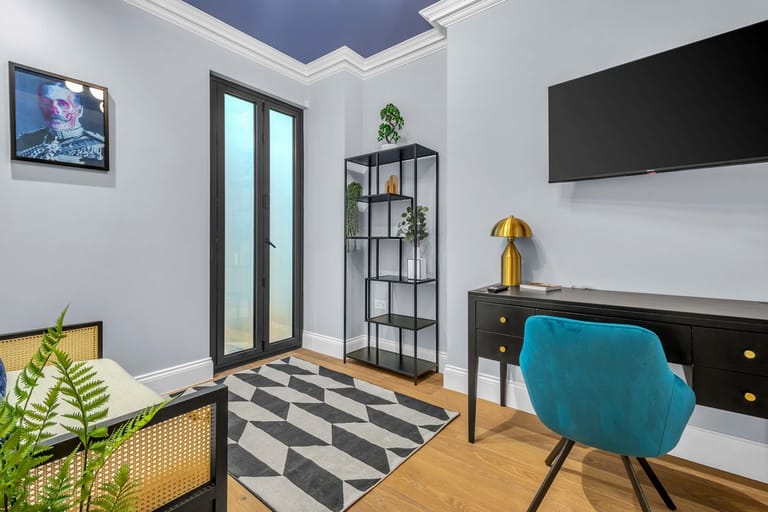 Greville Apartments detail view 4