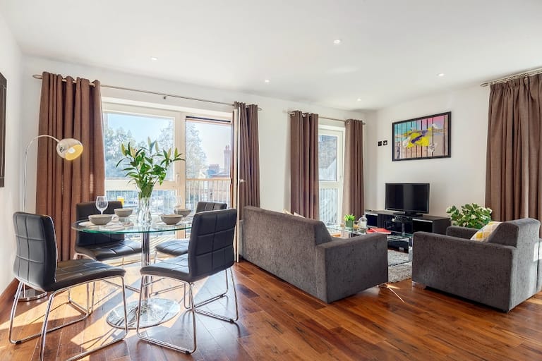 Shoreditch Apartments - image 1