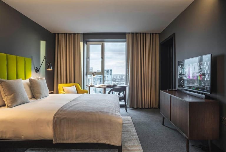 Aldgate Apart-Hotel - image 1