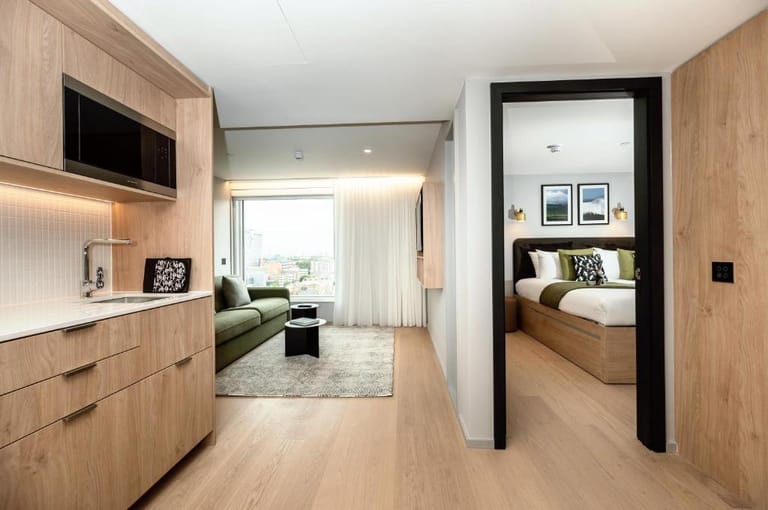 Aldgate Tower Apart-Hotel - image 1