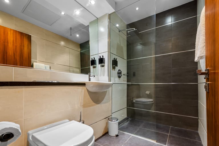 Clavering Apartments detail view 3