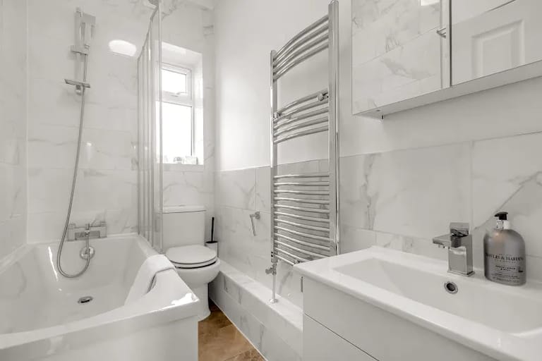 Euston Apartments - image 1