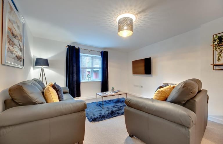 Angel Apartments - image 1