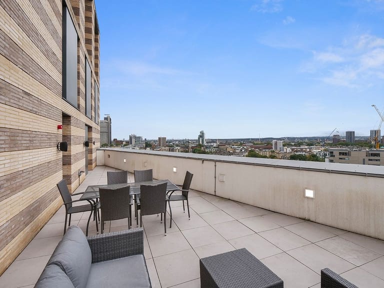 Southwark Residences - image 1