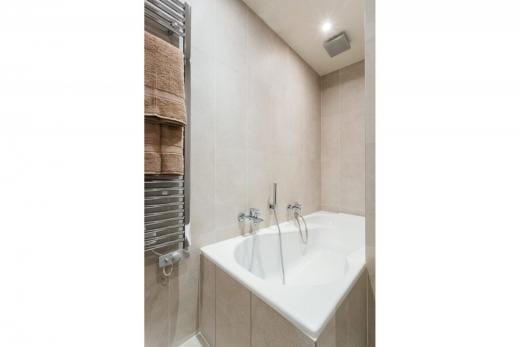 Rue Faraday 2 Bedroom Apartment - image 1
