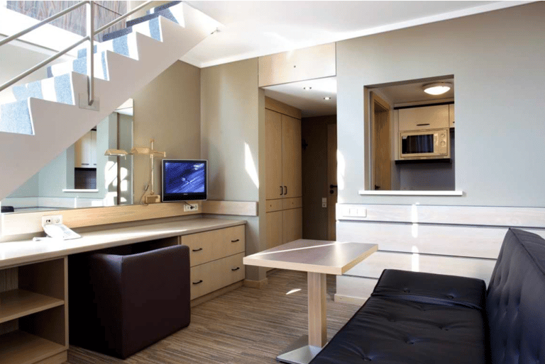 Olivier Apartments - image 1