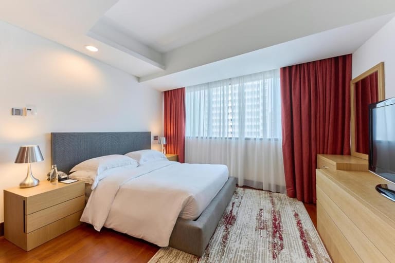 Jumeirah Residence - image 1