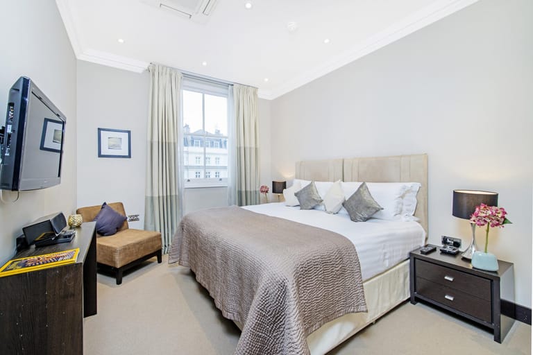 130 Queens Gate Apartments detail view 4