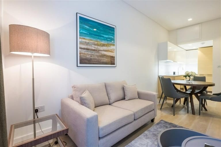 Prince's Square Apartment detail view 1