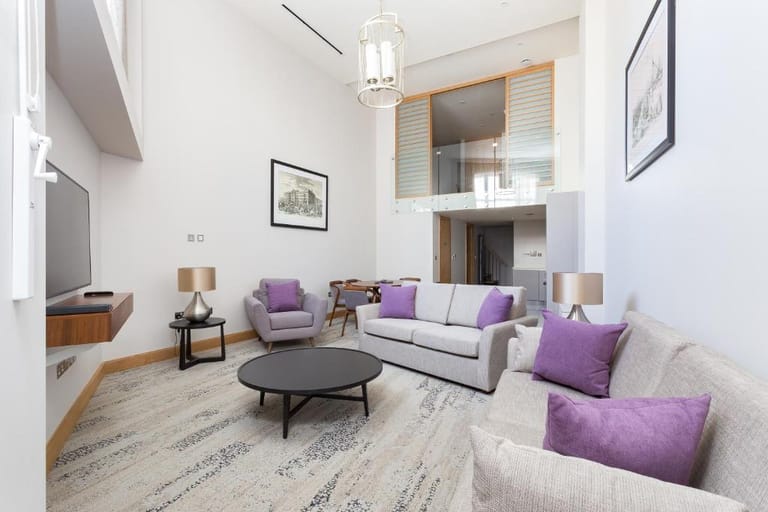 Belsize Road Apartment - image 1