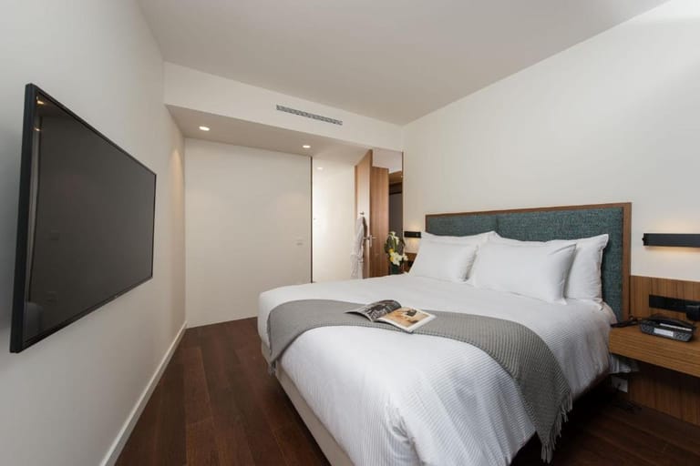 Geneva Suites detail view 4
