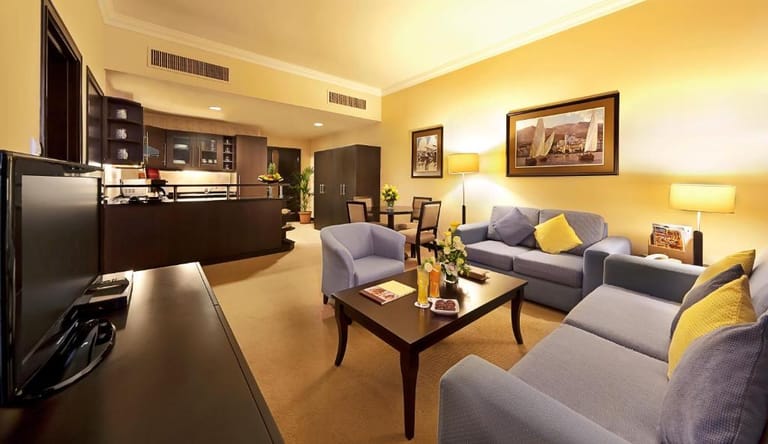 Al Manzel Apartments - image 1