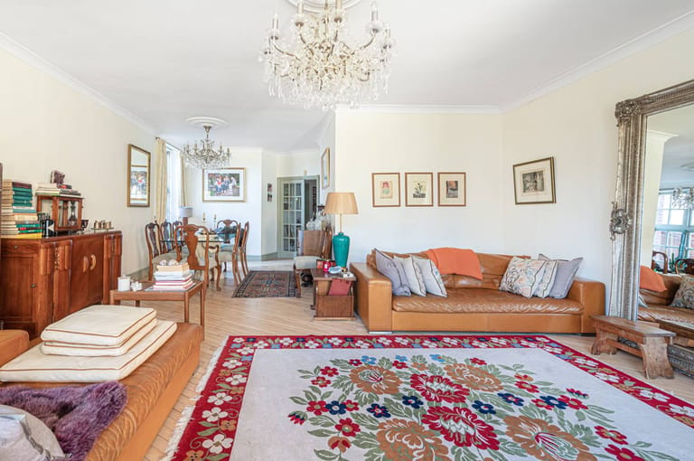 Rosecroft Avenue 3 bedroom House - image 1