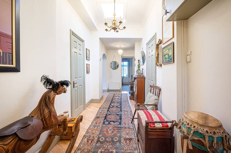 Rosecroft Avenue 3 bedroom House detail view 2