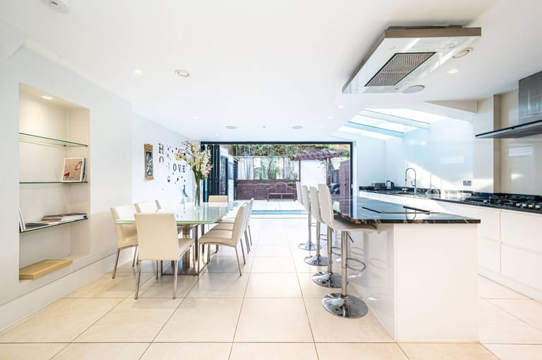 Primrose Hill 3 bedroom Apartment detail view 1