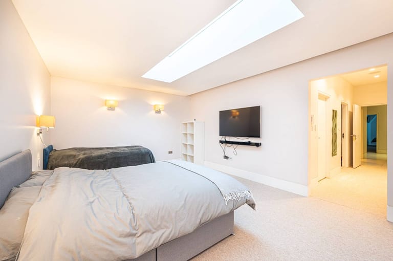 Primrose Hill 3 bedroom Apartment detail view 3