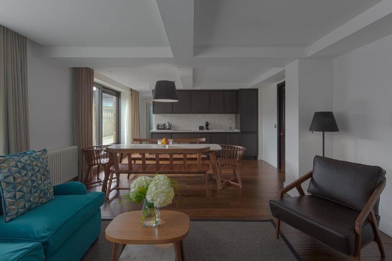 Edinburgh Grand Apartments detail view 4