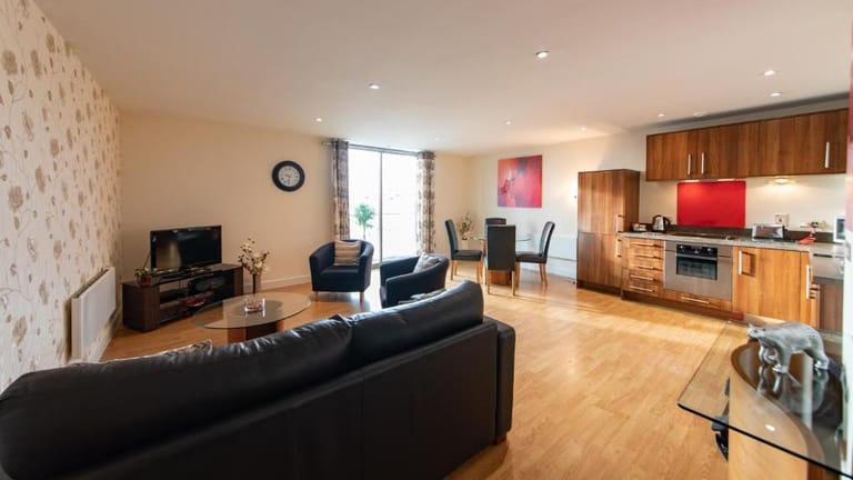 Spires Apartments - image 1