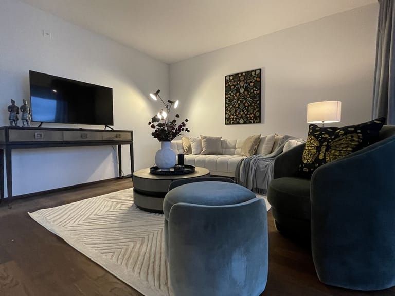 METROPOLITAN TOWERS Apartments - image 1