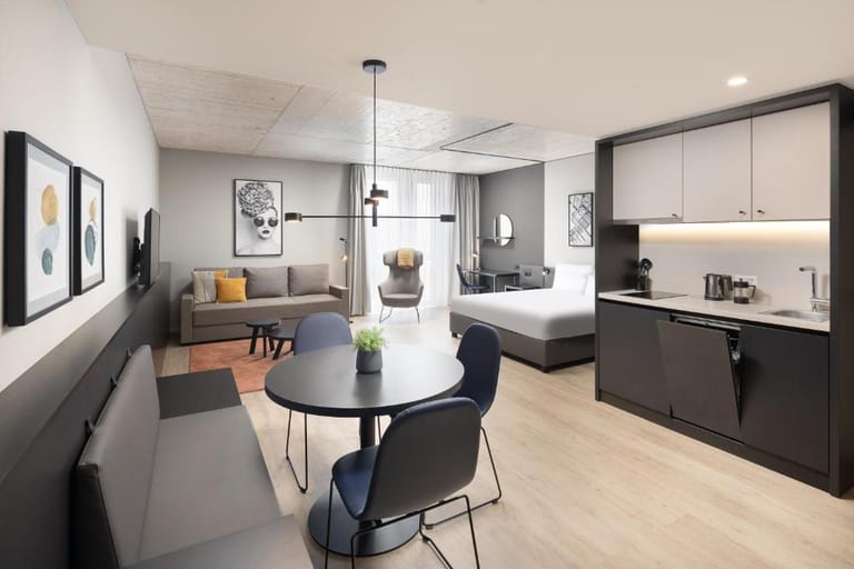 Hotel & Suites Zurich detail view 1