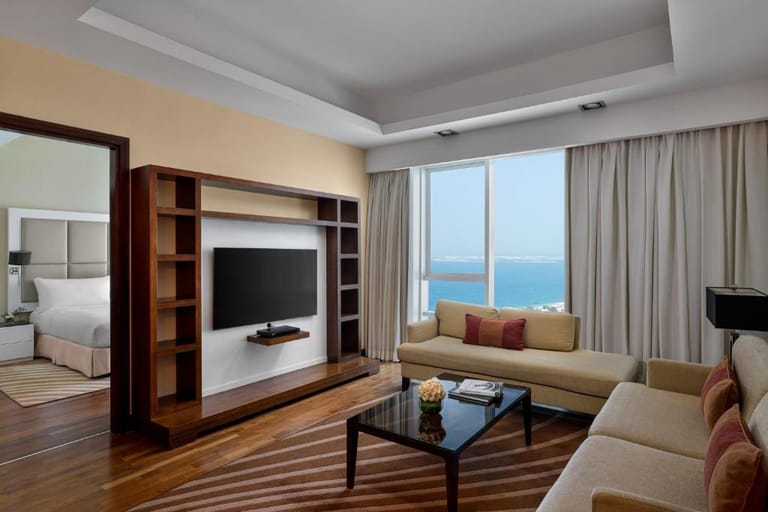 La Suite Dubai Apartments - image 1