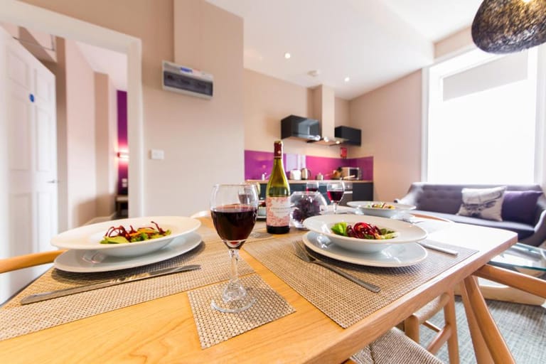 Spires Serviced Apartments Edinburgh - image 1