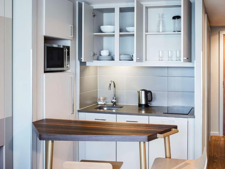 Royal Mile Apartments, Edinburgh - image 1