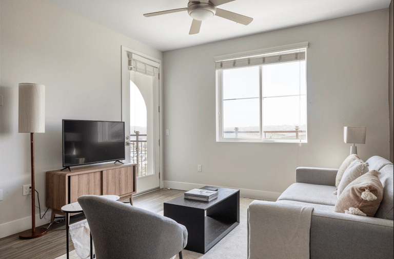 Sola Apartments - San Diego - image 1